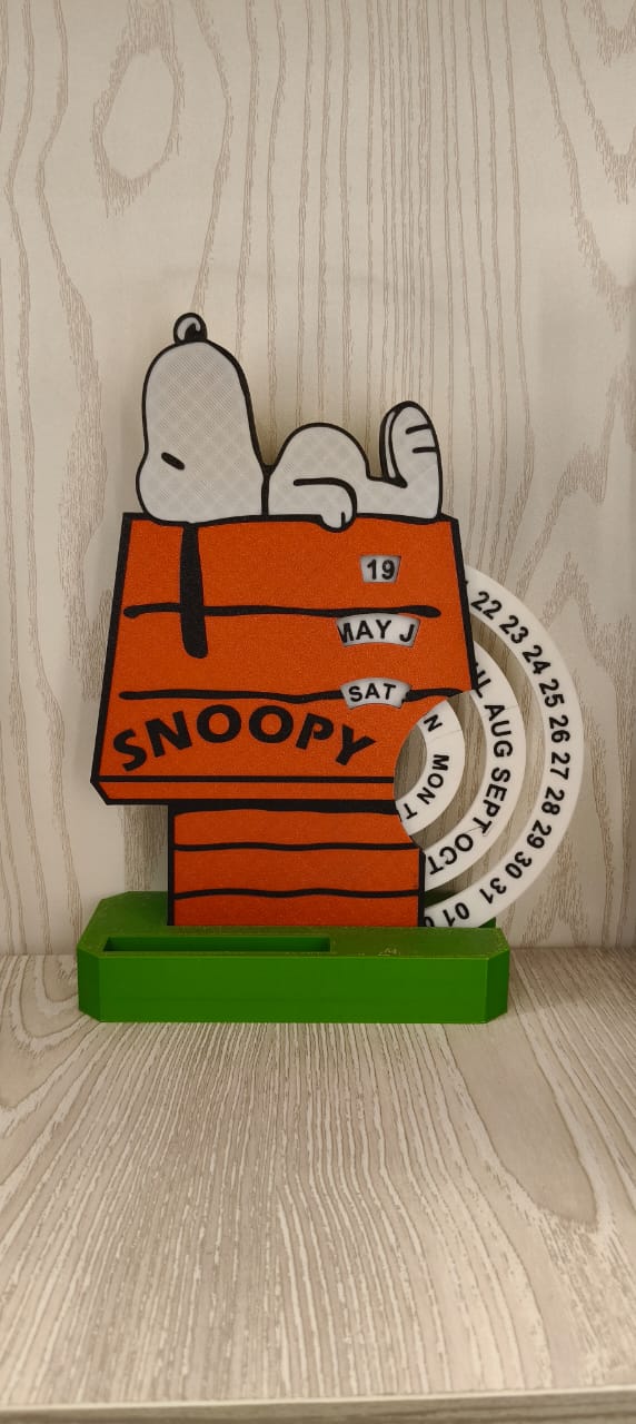 Snoopy Mechanical Desk Calendar