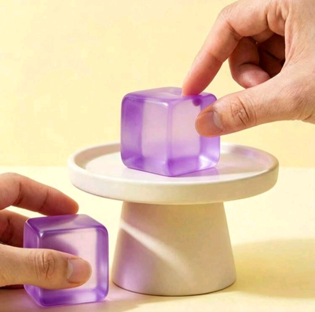 cube squeeze purple Small one - Image 2