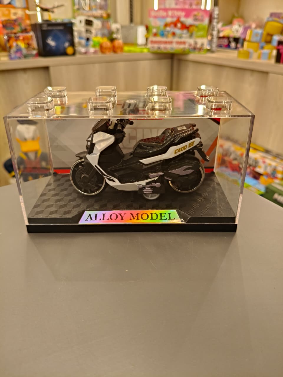 White C400 GT Maxi-Scooter Alloy Model