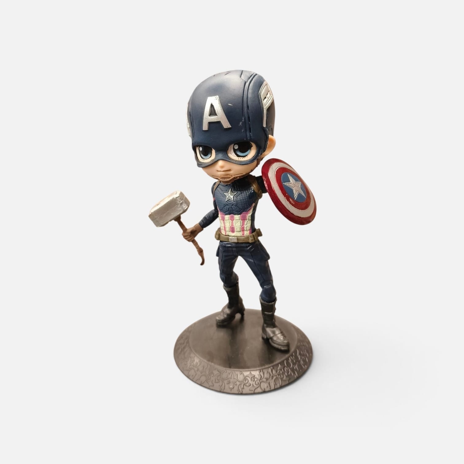 Captain America Steve Rogers with Mjolnir Chibi