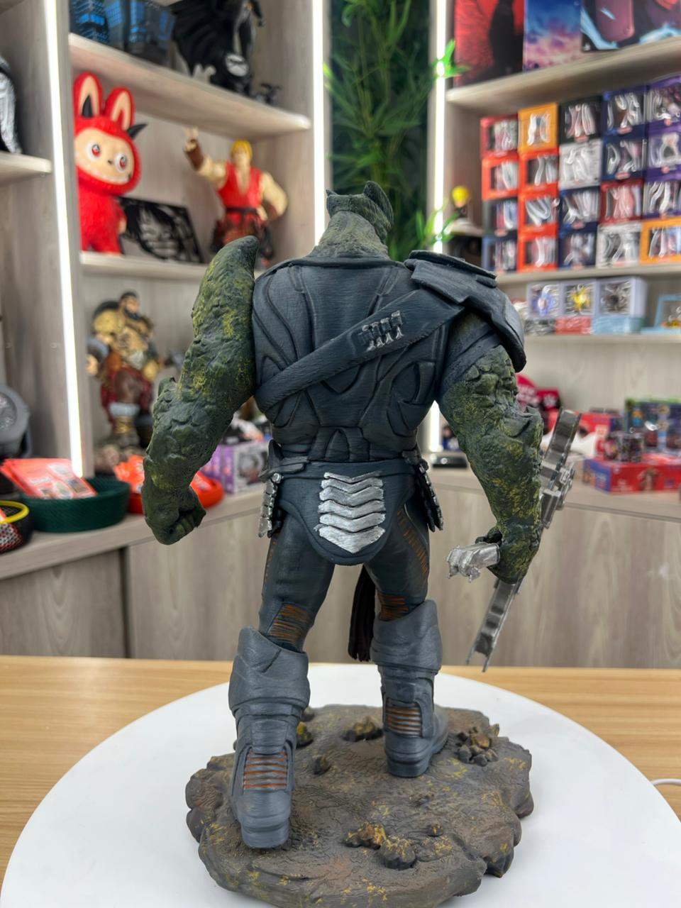 Cull Obsidian Black Order Statue - Image 4