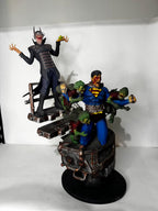 Batman Who Laughs vs Superman Diorama Statue