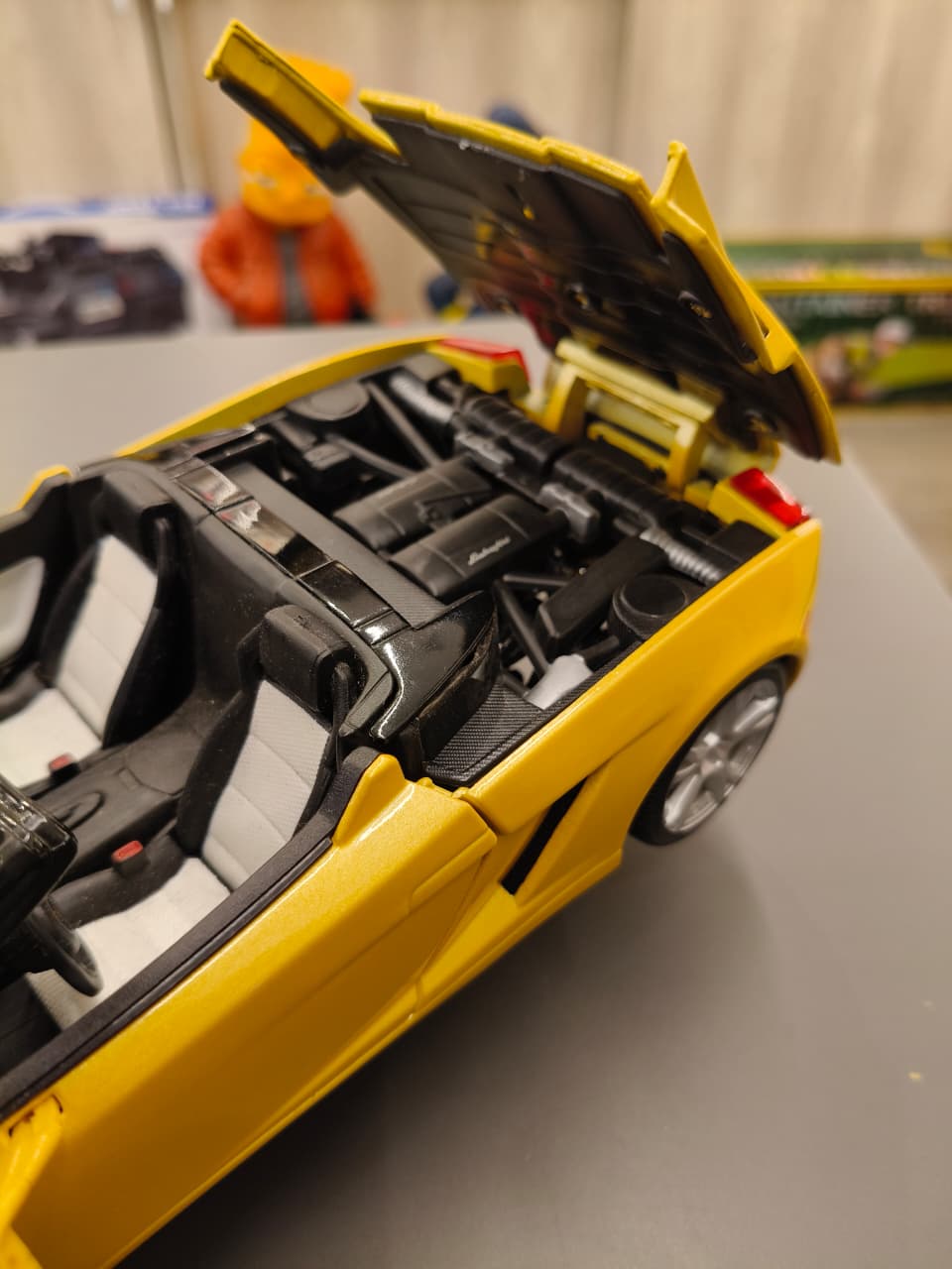 Yellow Lamborghini Gallardo Diecast Supercar - Image 4