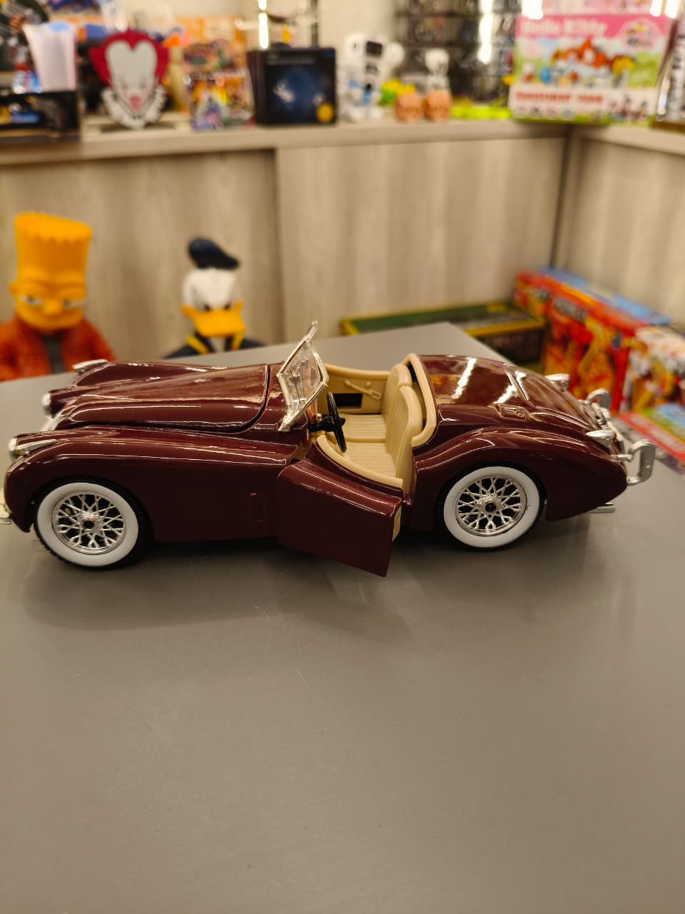 Burgundy Jaguar XK120 Roadster Classic Diecast - Image 2